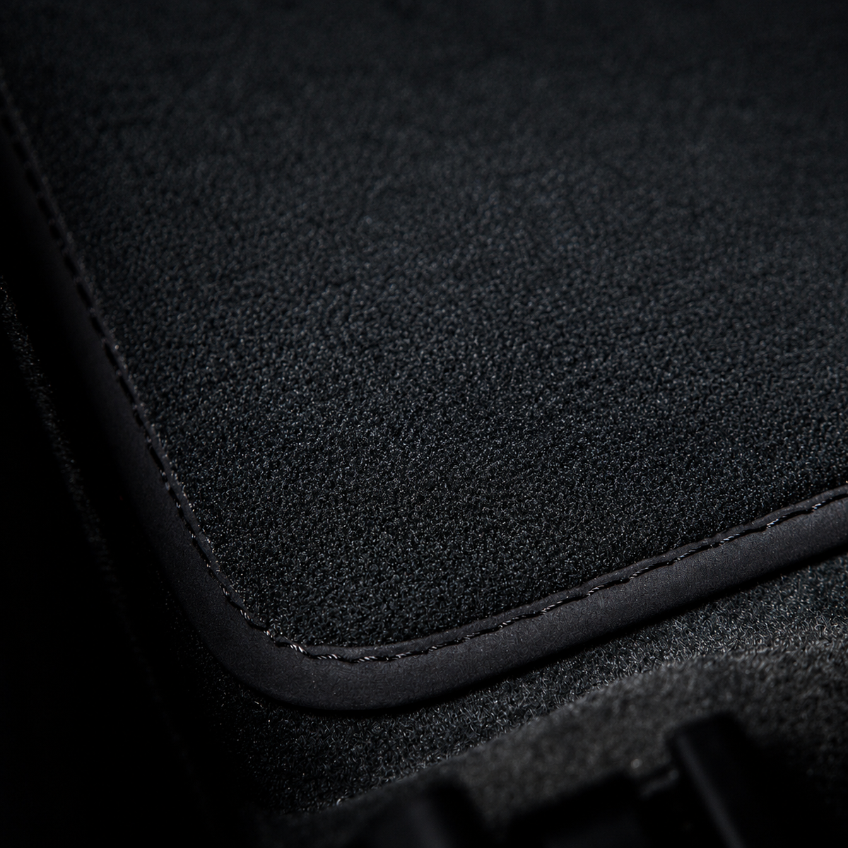 Dodge Magnum Velour Floor Mats – 2004-2008 – Black Exclusive