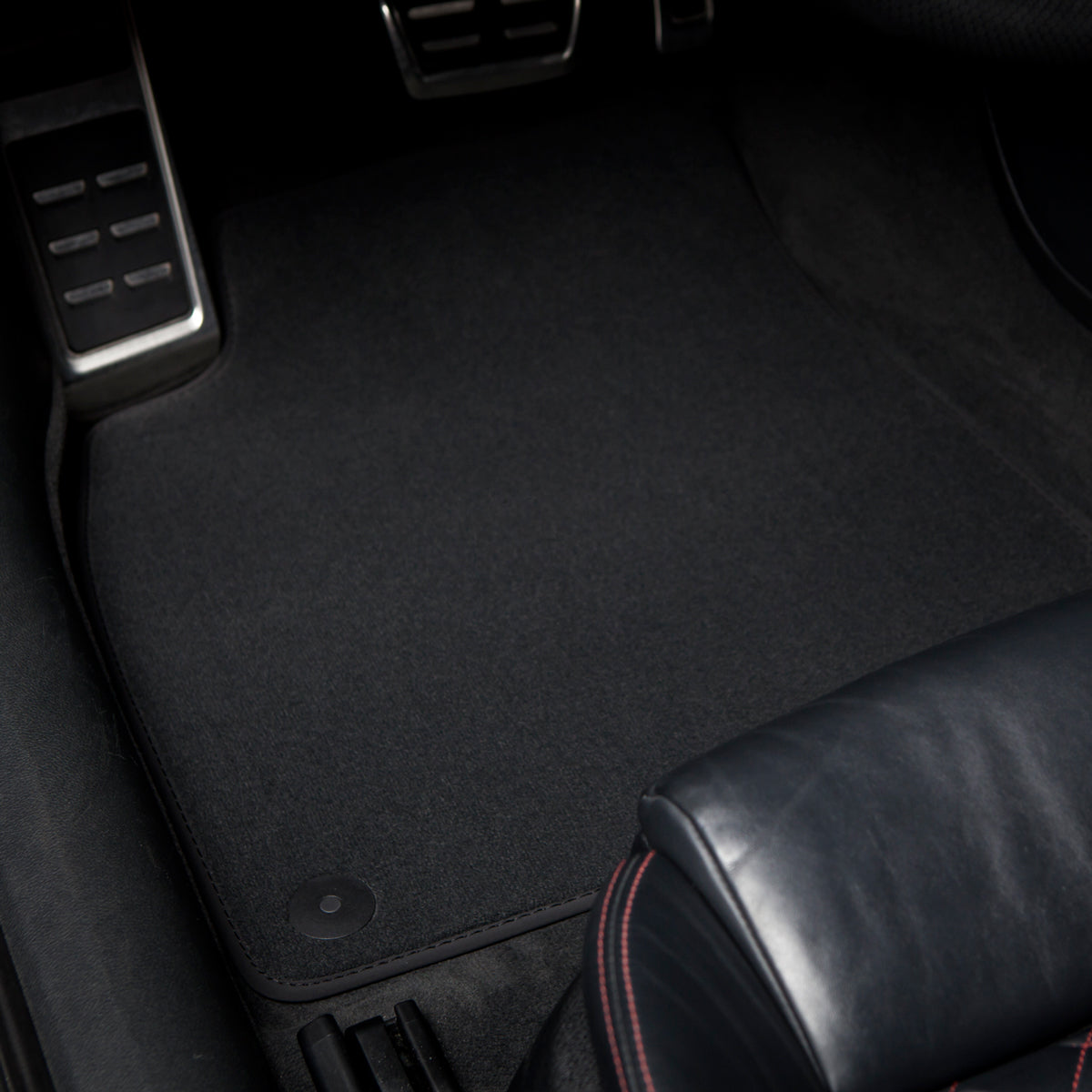 Jaguar I-Pace Velours Fußmatten 2018-2024 – Schwarz