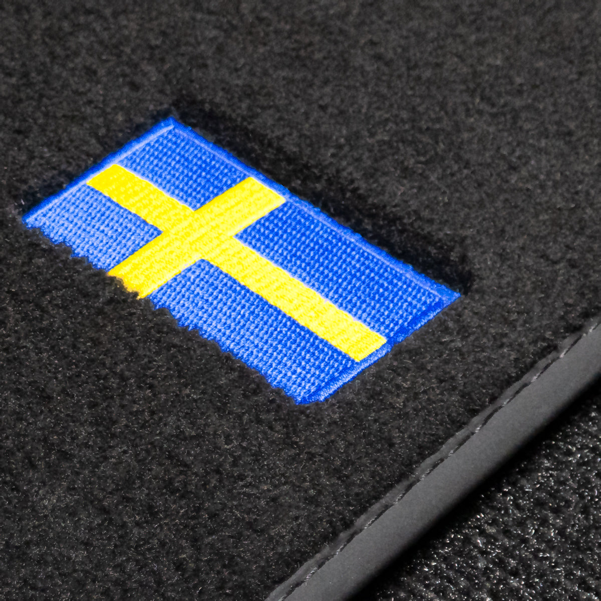 Volvo V40 Fußmatten – 2012–2019 – Flaggenlogo
