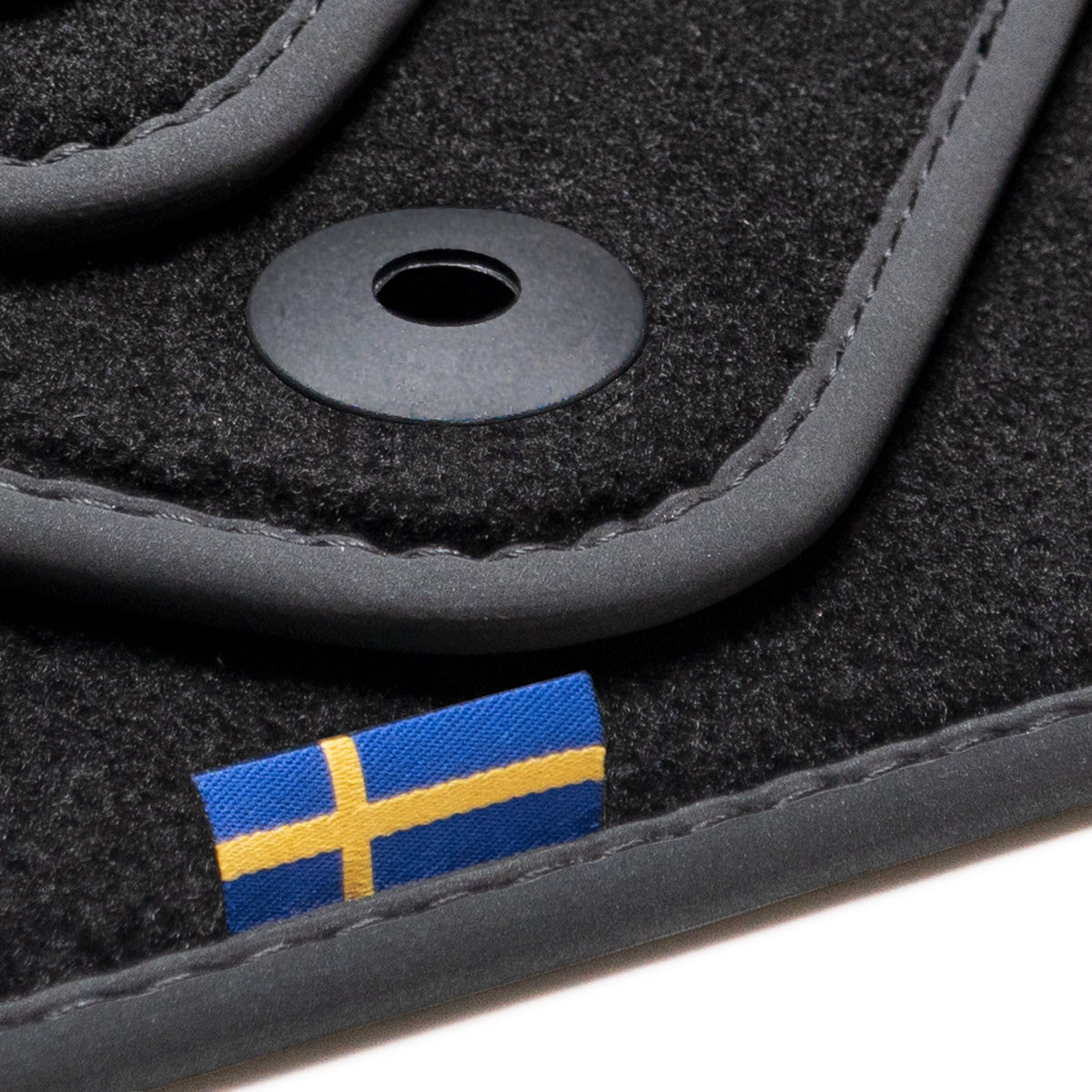 Volvo V40 Fußmatten - 2012-2019 - Flaggen-Label