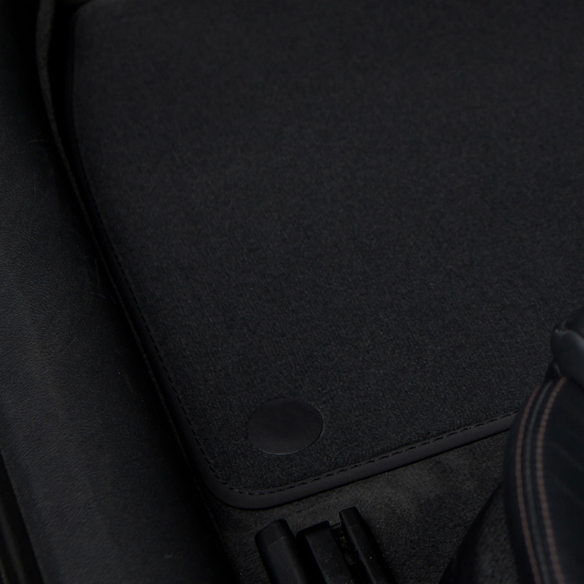 Mercedes AMG GT Velours Fußmatten 2014-2021 Coupé &amp; Roadster C190 &amp; R190 – Schwarz