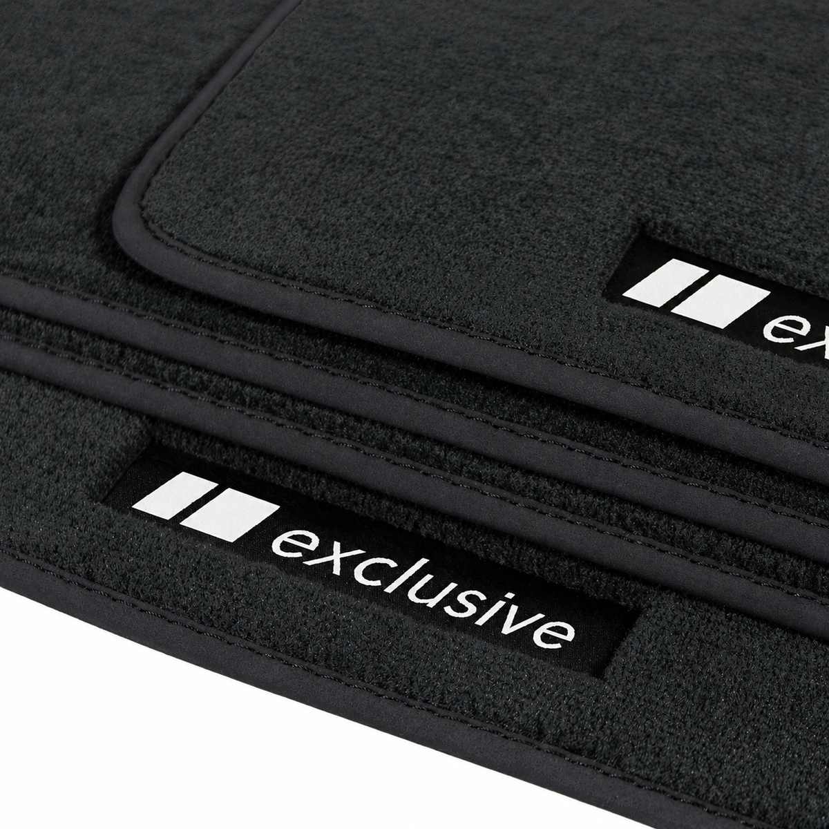 Suzuki Celerio Velours-Fußmatten 2014–2026 – Schwarz Exclusive